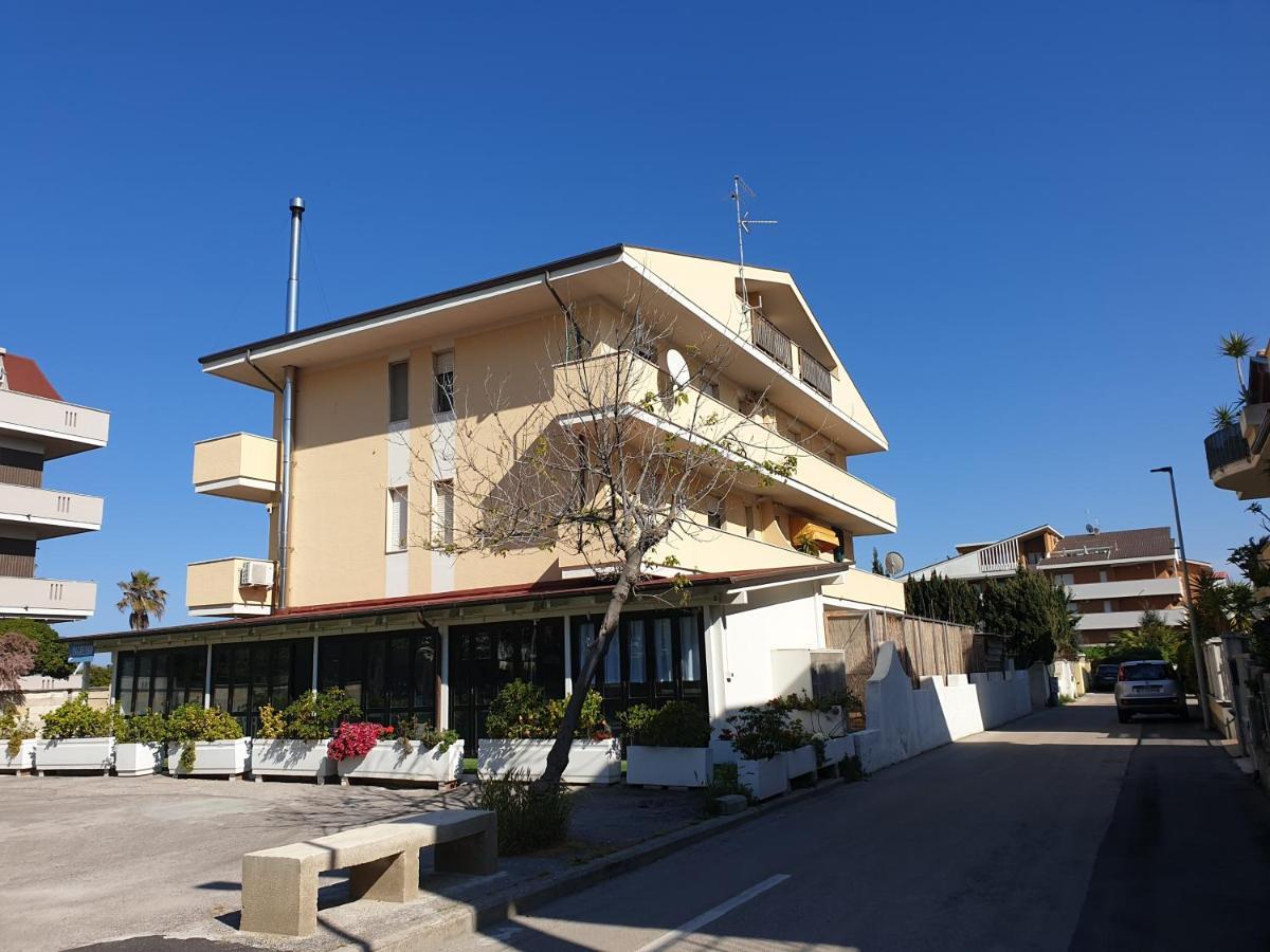 My Beachouse Montesilvano Exterior photo